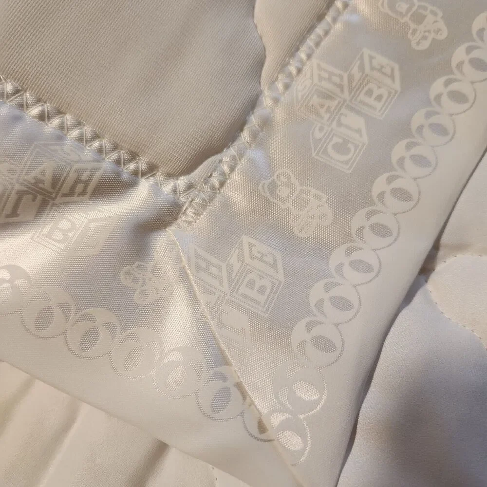 Sears Dura-Puff Baby Blanket Comforter Solid White Satin Trim Bears Blocks Quilt